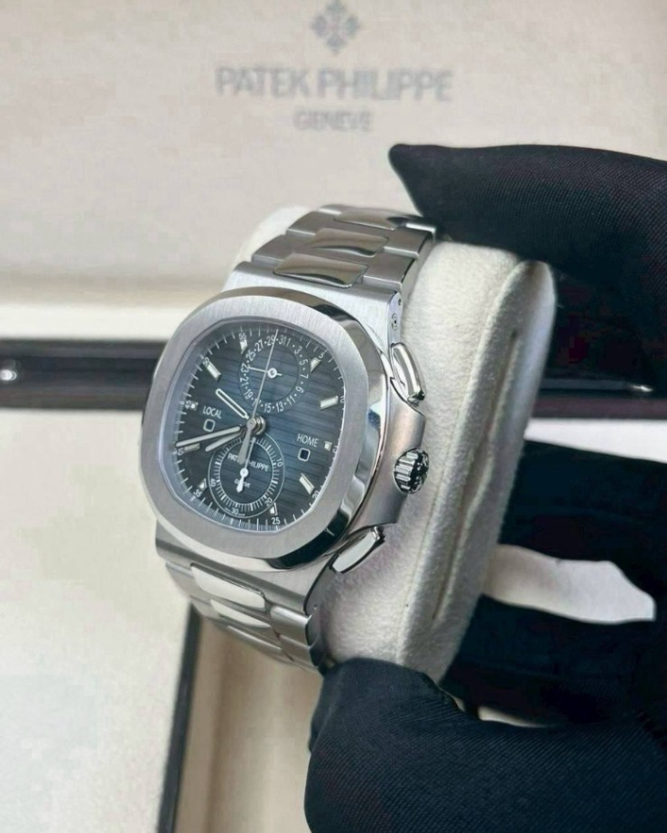 Patek Philippe Nautilus 5990/1A Blue Dial - Image 2