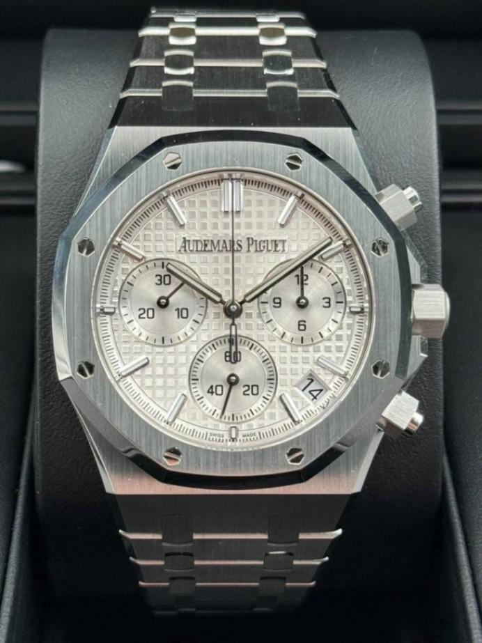 AUDEMARS PIGUET Royal Oak Chronograph White Dial 26240ST 41mm thumbnail 2