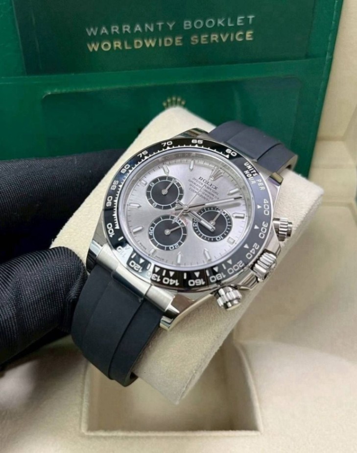 ROLEX Daytona Grey Dial Oysterflex 126519LN 2026 - Image 4
