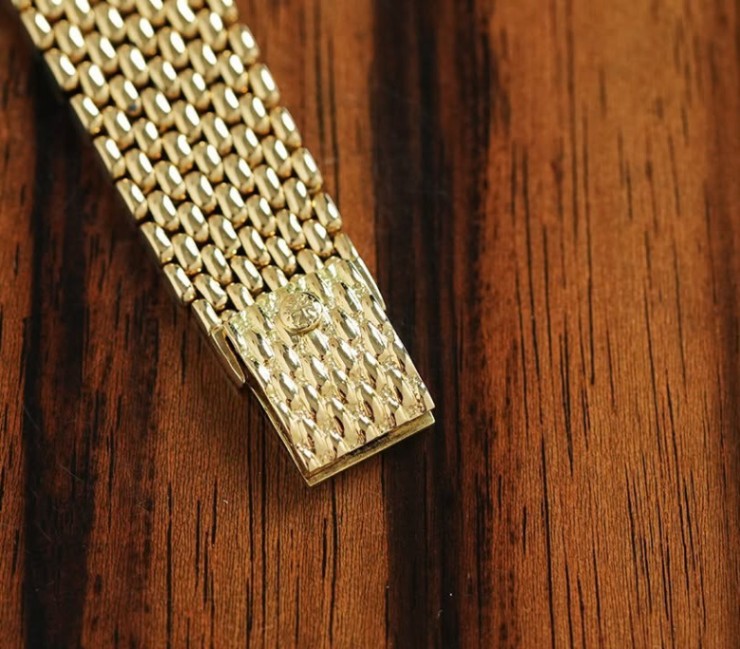 Patek Philippe Gondolo Full Gold Quartz thumbnail 5