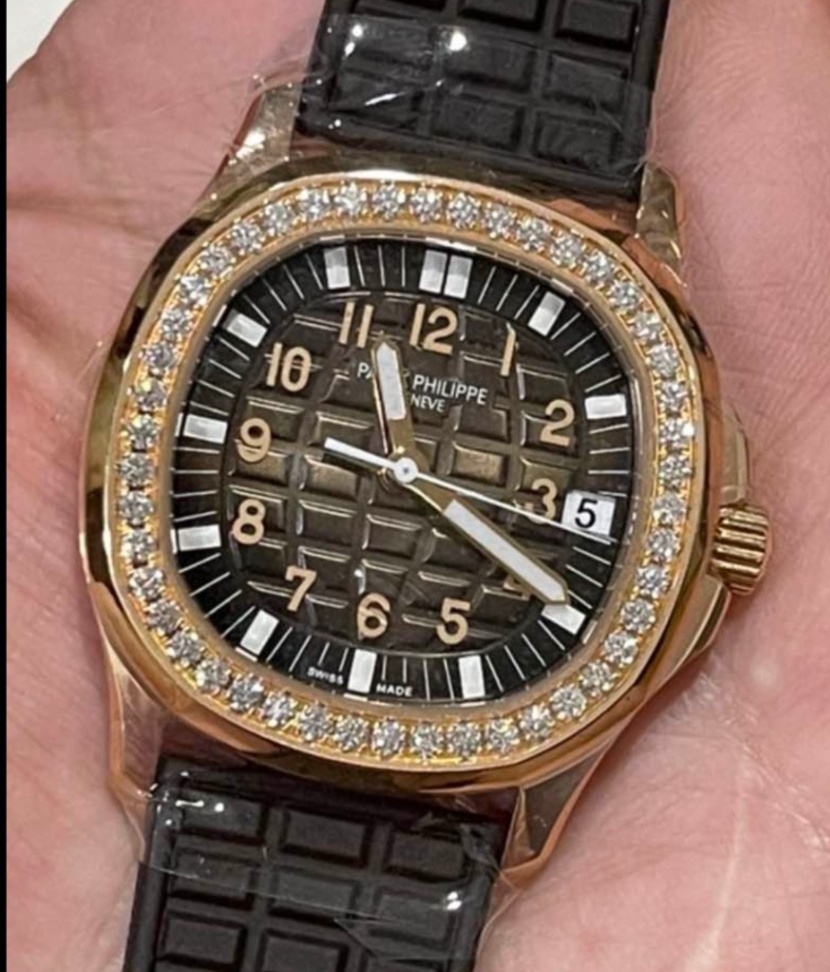 PATEK PHILIPPE Aquanaut 5068R-001