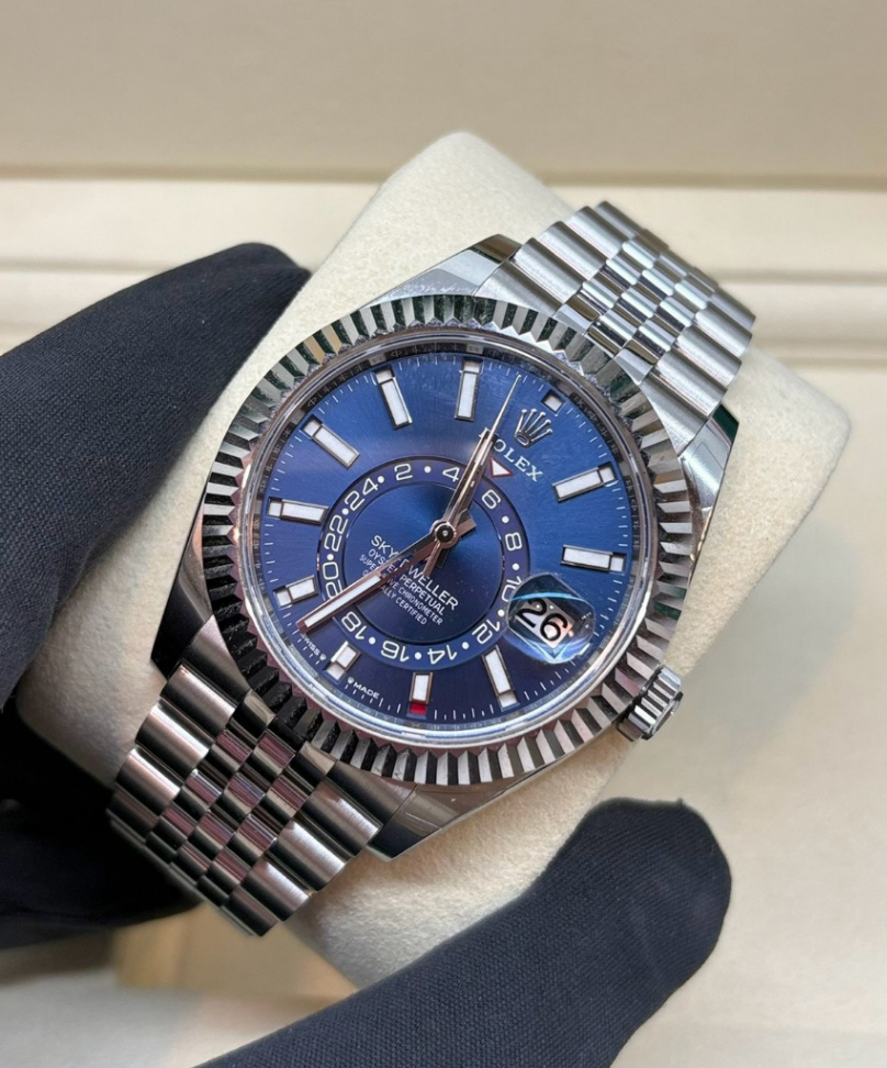 Sky Dweller Blue Dial Jubilee 42mm - Image 2