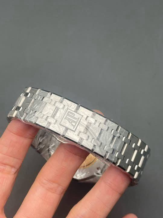 Audemars Piguet Royal Oak 15300ST thumbnail 2