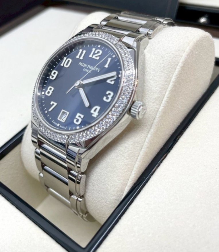 PATEK PHILIPPE Twenty~4 Blue Dial 7300/1200A 36mm thumbnail 2