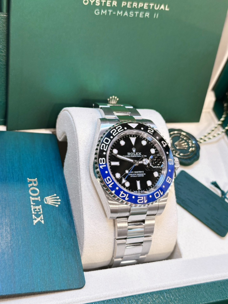 GMT Master || Batman Oyster 40mm - Image 3