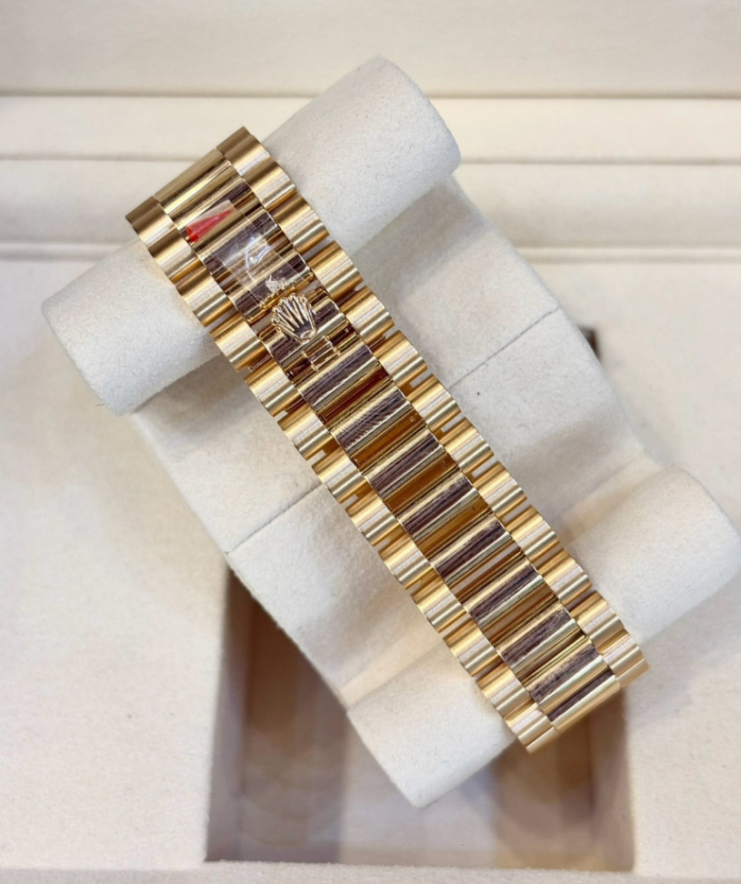 Day-Date Champagne Dial Full Yellow Gold 40mm - Image 5
