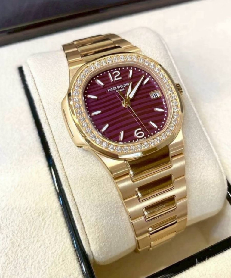 Patek Philippe Nautilus 7010/1R Purple Dial - Image 3