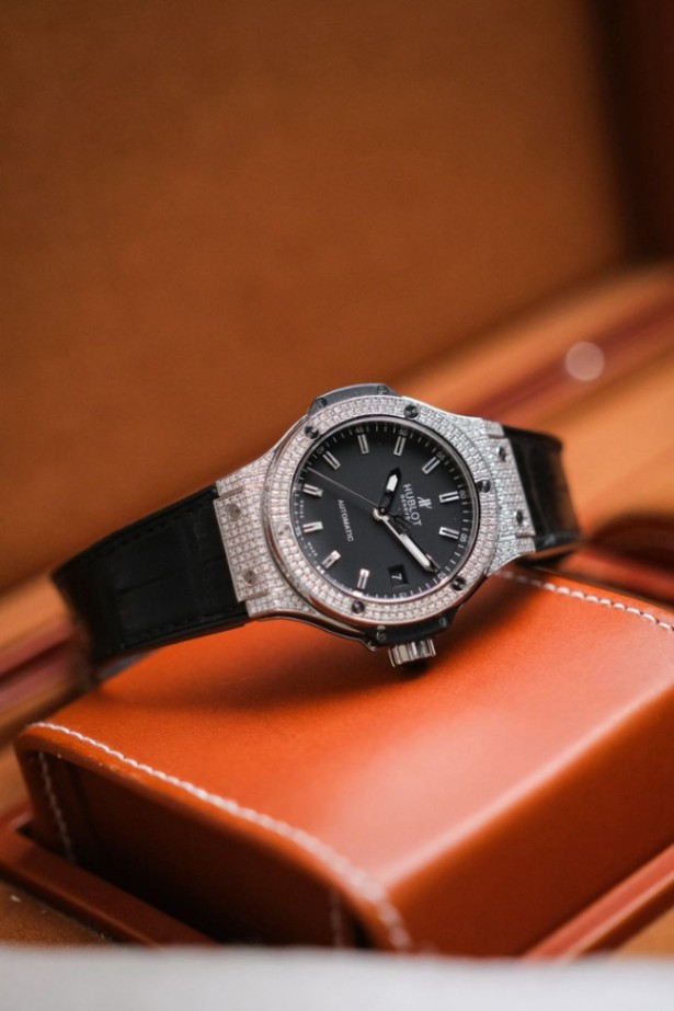 Hublot Big Bang 38 Full Diamond thumbnail 4