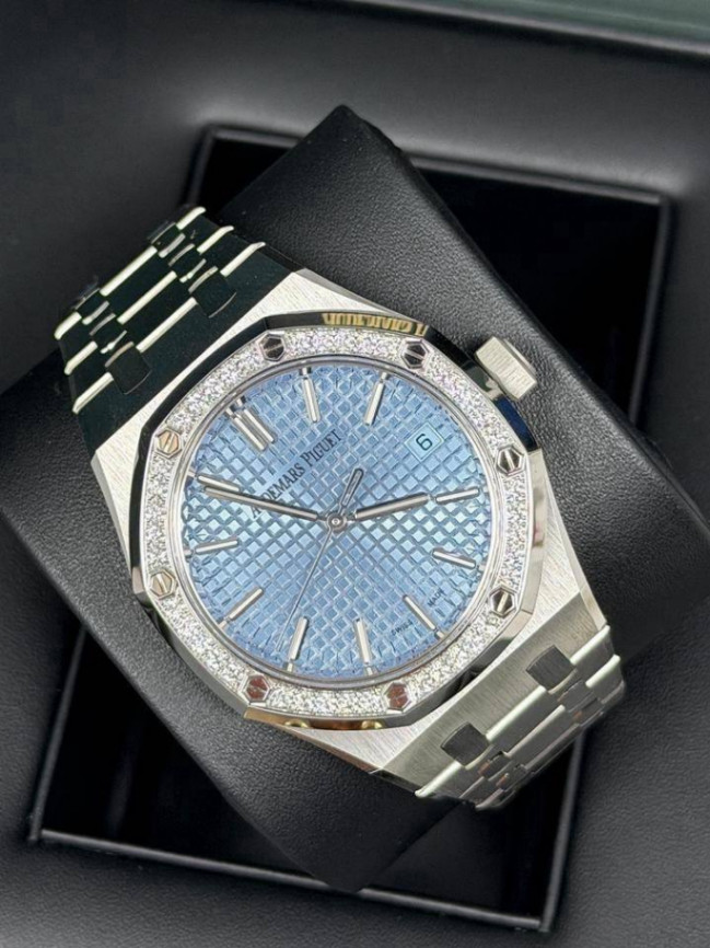AP Royal Oak 15551ST Ice Blue Dial 41mm - Image 2