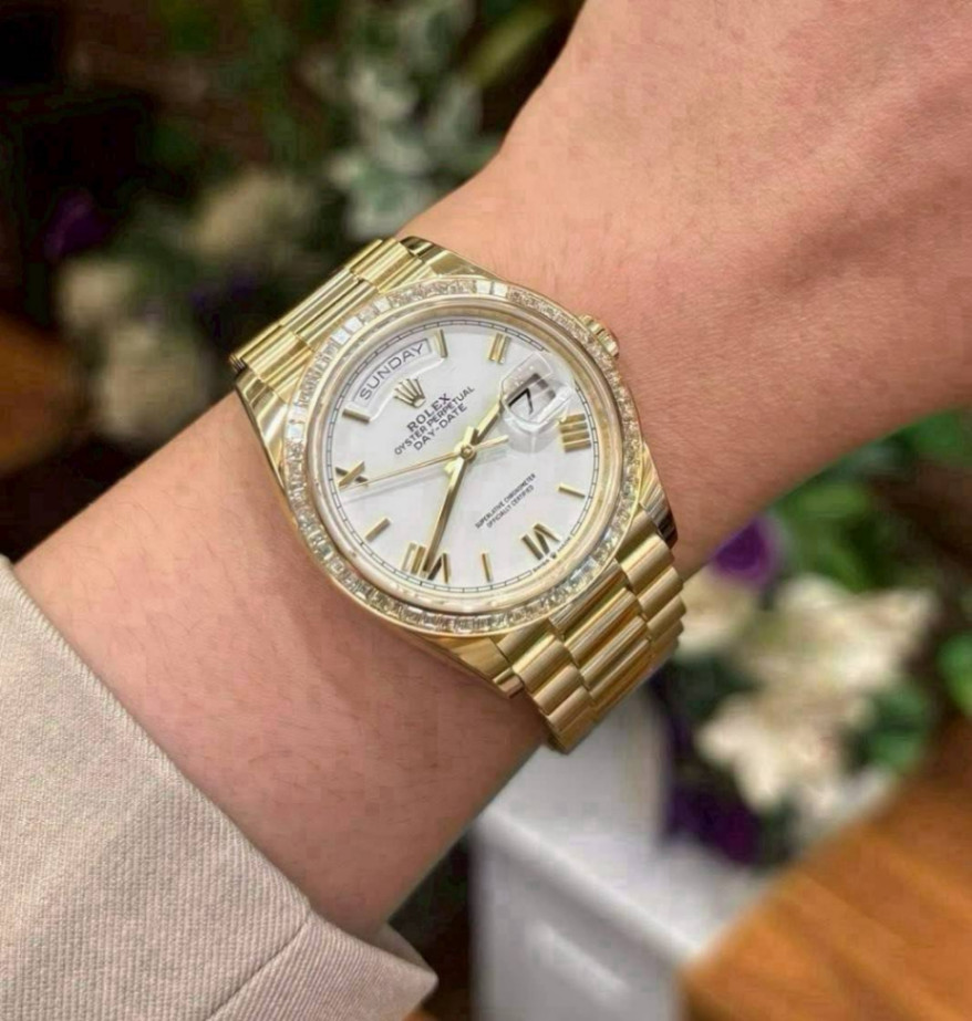 Day-Date White Roman Dial Full Yellow Gold 36mm thumbnail 4
