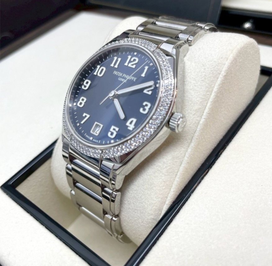 PATEK PHILIPPE Twenty~4 7300/1200A Blue Sunburst Dial thumbnail 2
