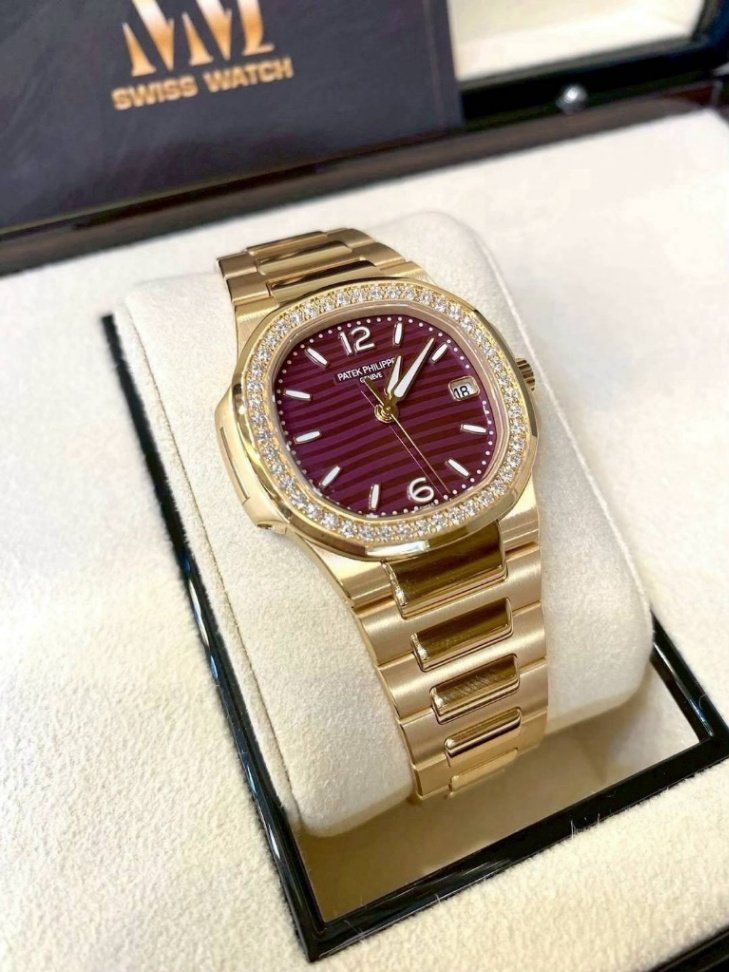 Patek Philippe Nautilus 7010/1R Purple Dial - Image 3