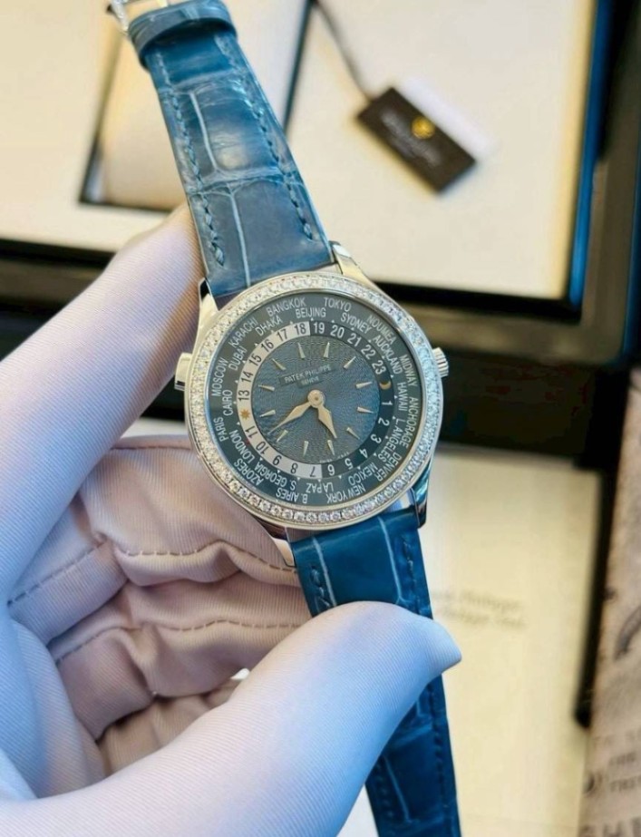 PATEK PHILIPPE Complications 7130G Blue Dial White Gold - Image 2