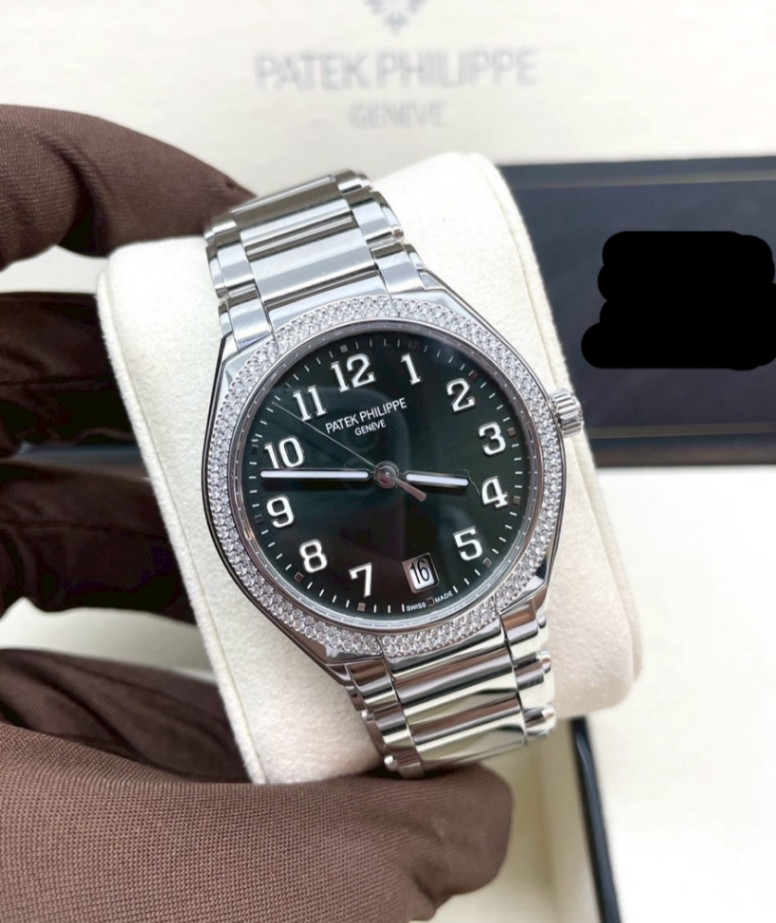 Patek Philippe Twenty Four 7300/1200A Green Dial thumbnail 2