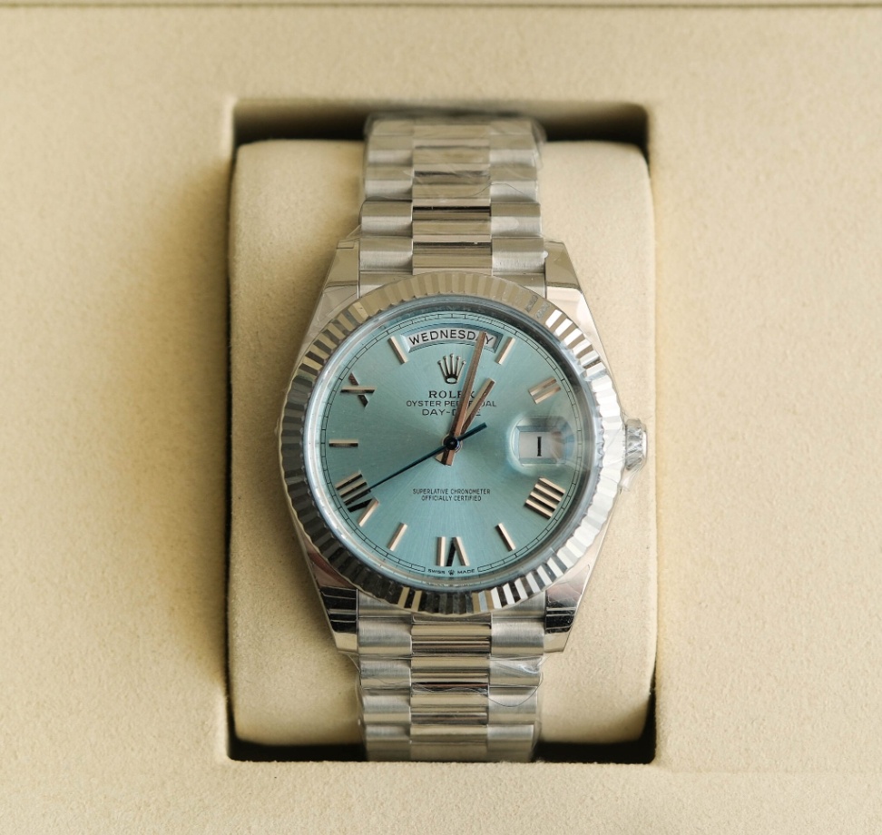 Rolex New Day-Date 228236 Ice Blue Dial Platinum President 2026  thumbnail 7