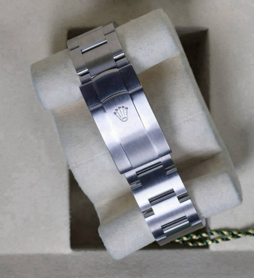 Oyster Perpetual Pistachio Dial 41mm - Image 5