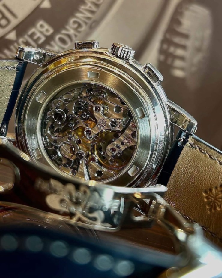 PATEK PHILIPPE Chronograph 5070P-001 Blue Sunburst Dial thumbnail 5