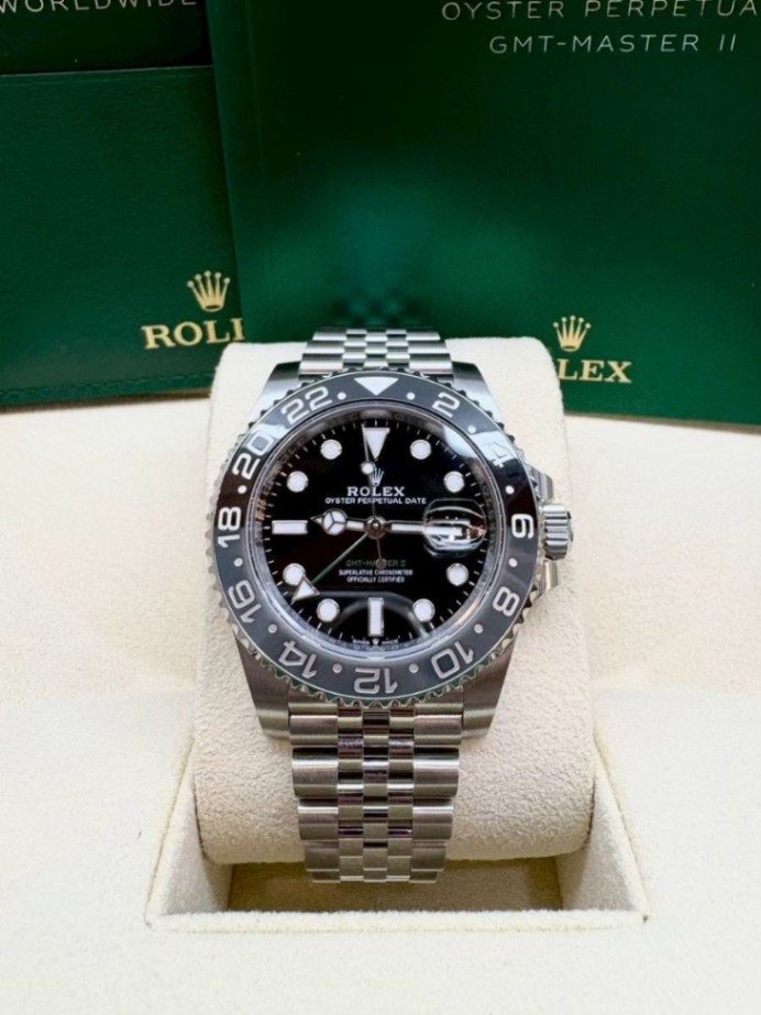 ROLEX GMT-Master II Bruce Wayne Jubilee 126710GRNR 6/2026