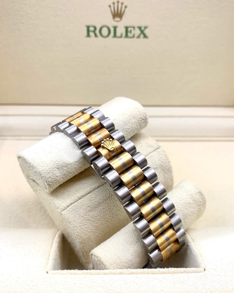 ROLEX Day-Date 36 18239 Tridor Blue Diamond Dial thumbnail 4