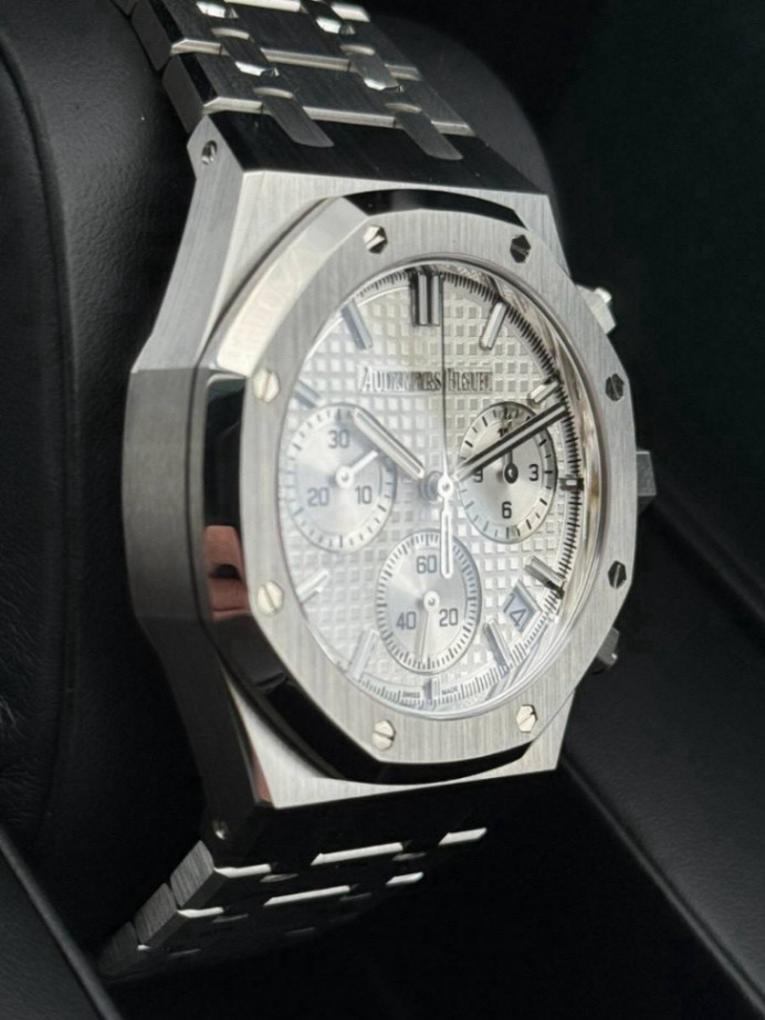 AP Royal Oak 26240ST Silver Dial 41mm - Image 4