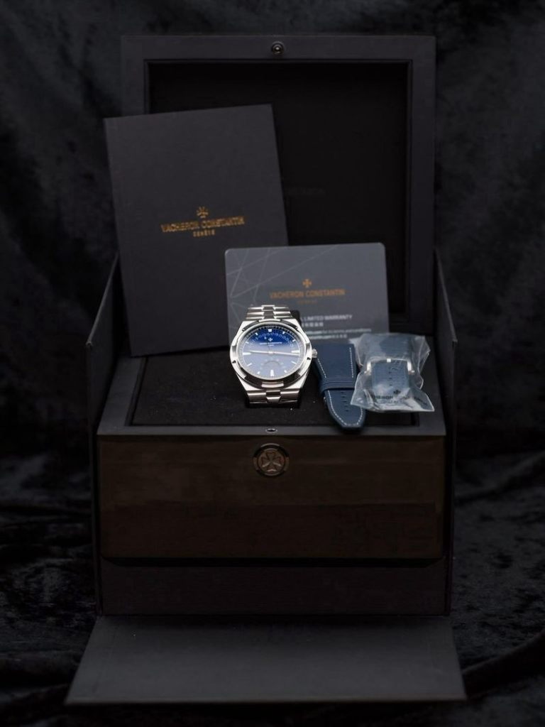 Vacheron Constantin Overseas Moon Phase Retrograde Date 4000V/210A-B911 thumbnail 2