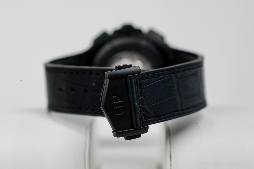 Girard-Perregaux Chrono Hawk Black Ceramic thumbnail 3