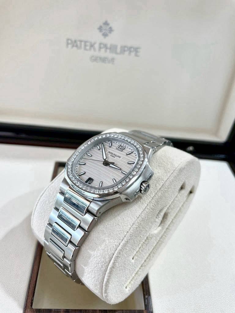 USED Patek Philippe Nautilus 7018/1A White Dial - Image 3
