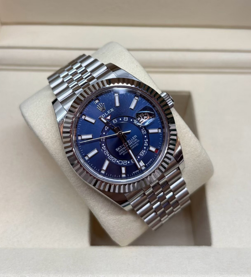 Sky Dweller Blue Dial Jubilee 42mm - Image 2