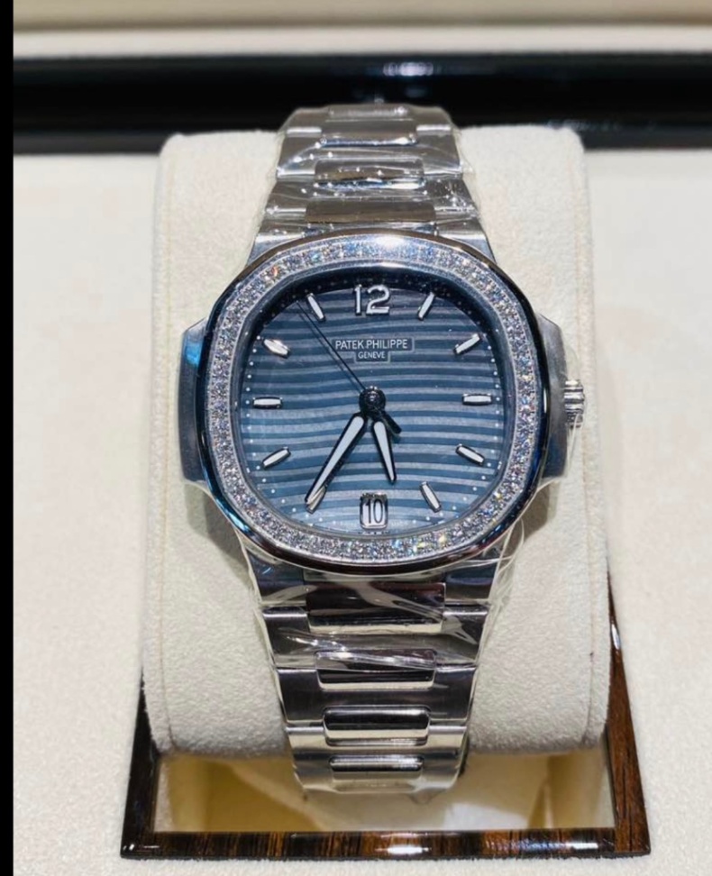PATEK PHILIPPE NAUTILUS 7018/1A-010