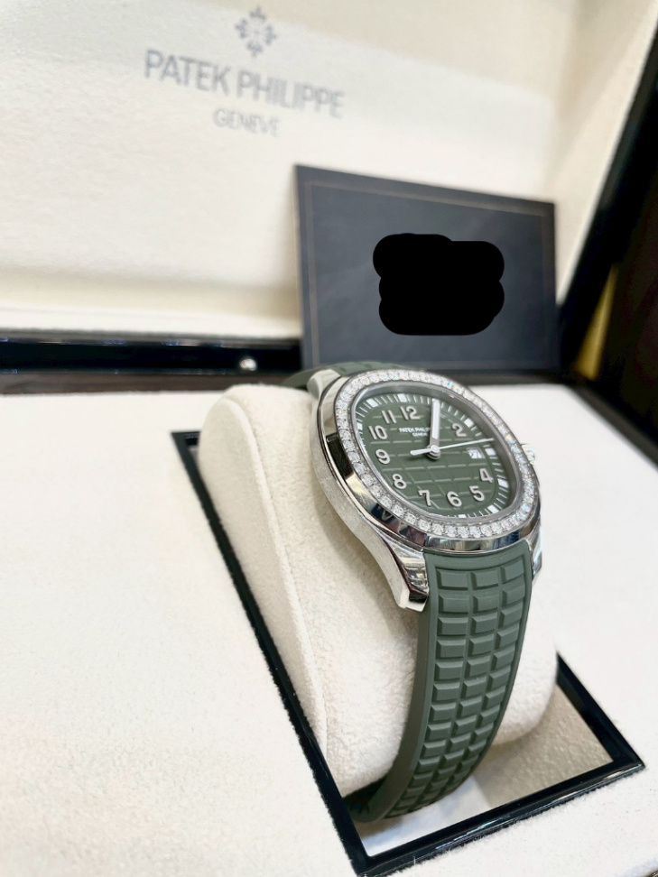 Patek Philippe Aquanaut 5267/200A Green - Image 3