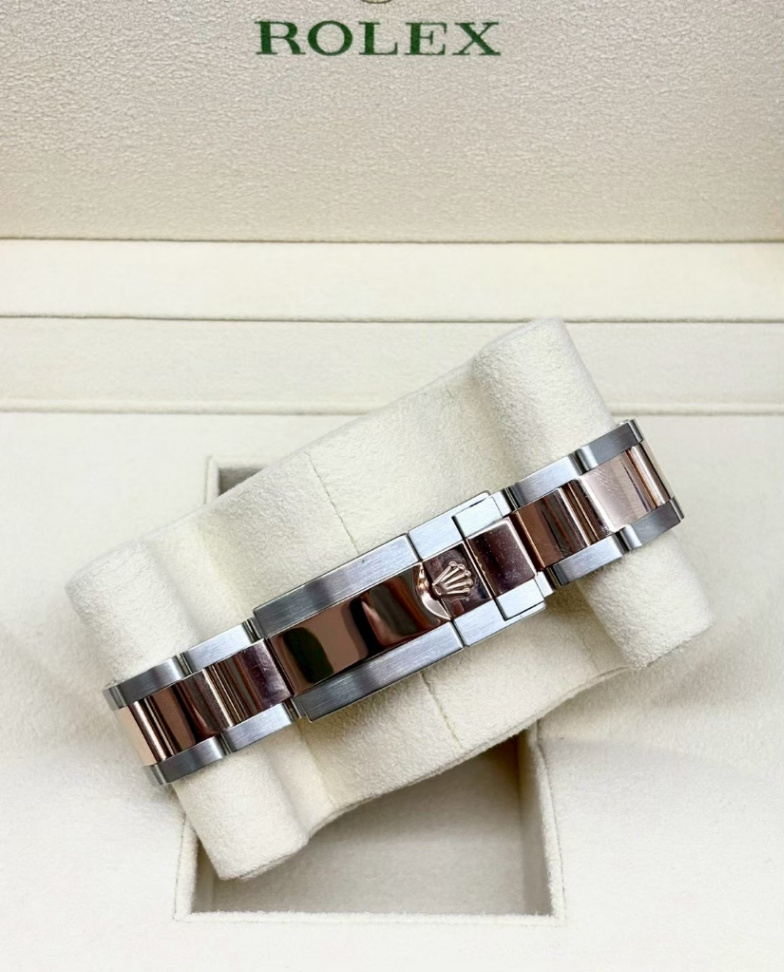 GMT Master || Rootbeer 2t Rose Gold 40mm - Image 5