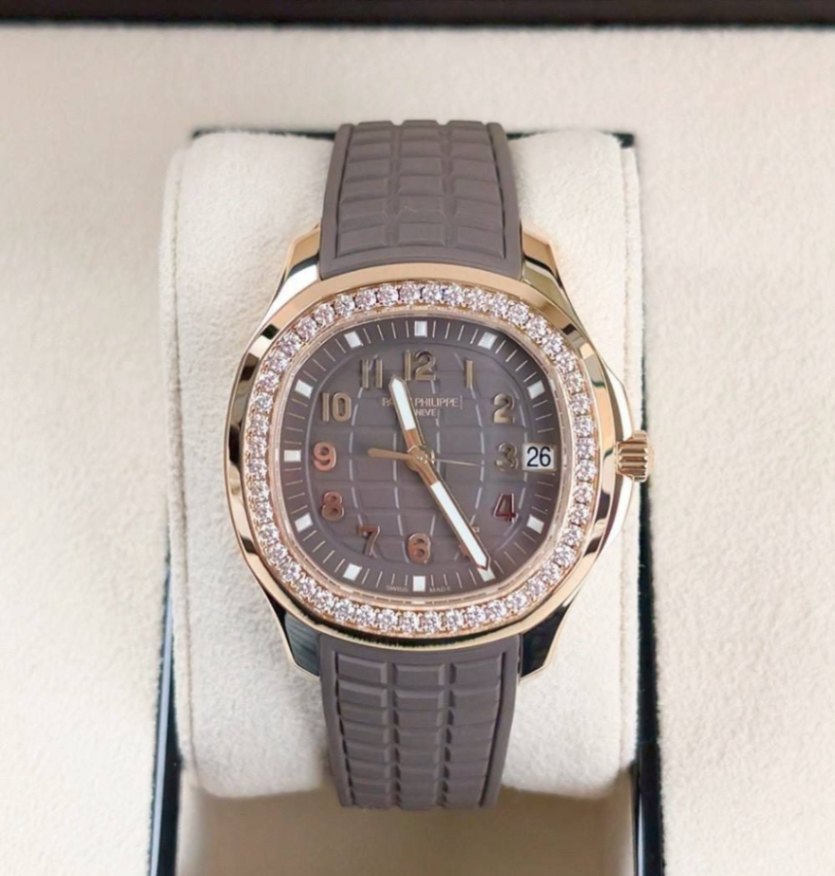 PATEK PHILIPPE Aquanaut Rose Gold Diamond 5268/200R-001