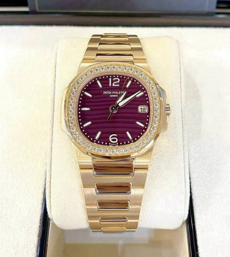 Patek Philippe Nautilus 7010/1R Purple Dial