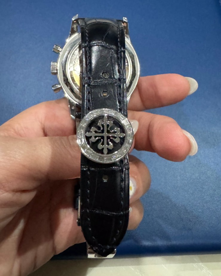 Patek Philippe Complications Annual Calendar Chronograph thumbnail 3
