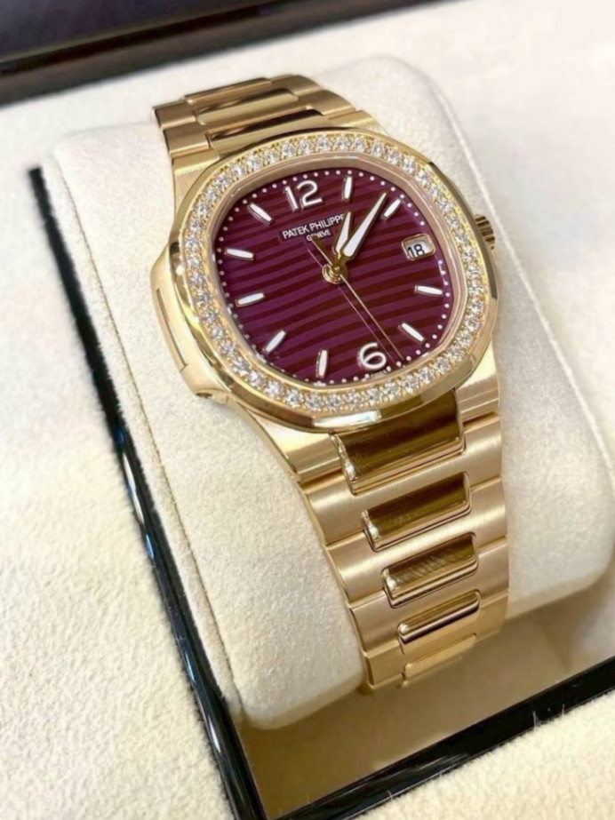 New Patek Philippe Nautilus 7010/1R Purple Dial - Image 3