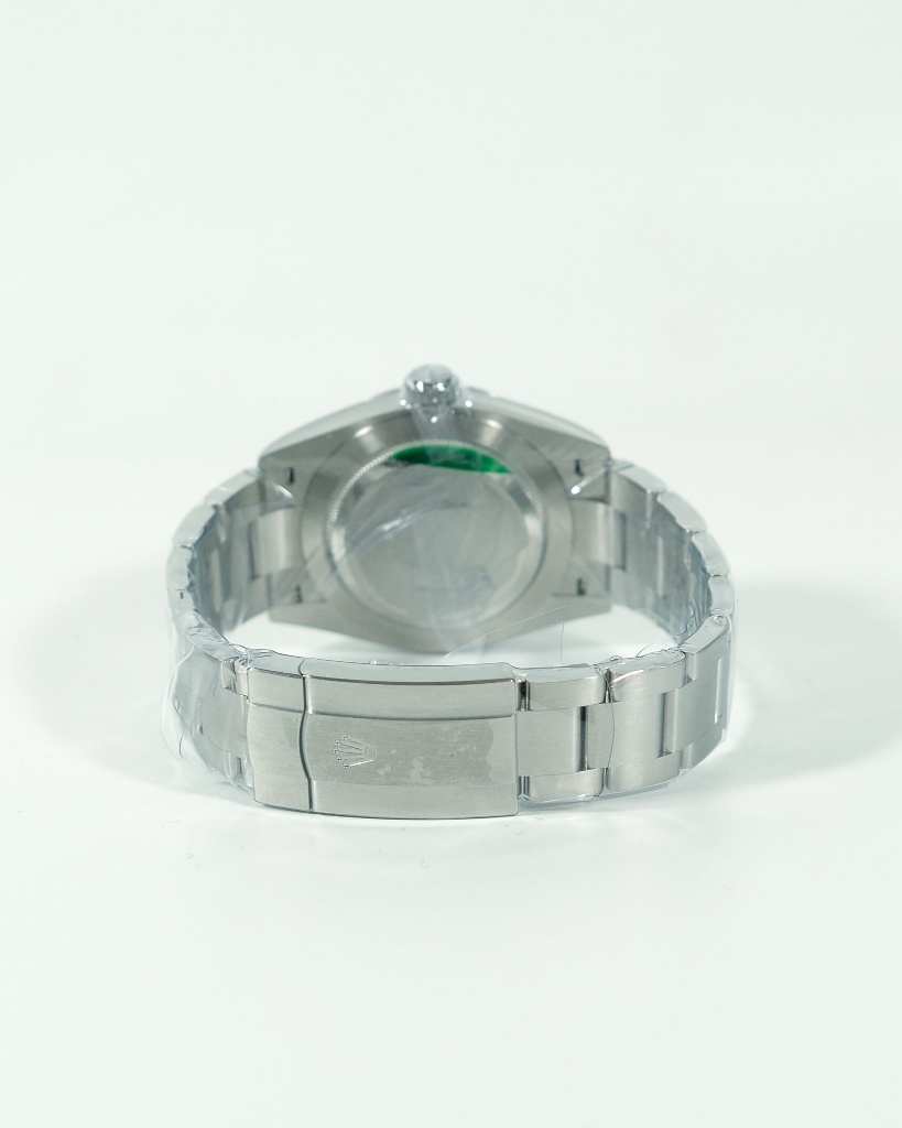 ROLEX Oyster Perpetual 41 Green Dial 134300 2026 - Image 6
