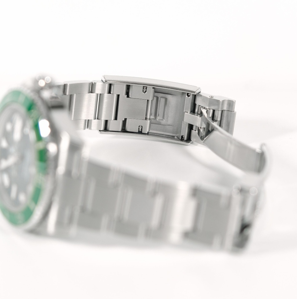 Rolex Submariner 126610LV “Starbucks” Black Dial Oyster Steel 2023 thumbnail 3