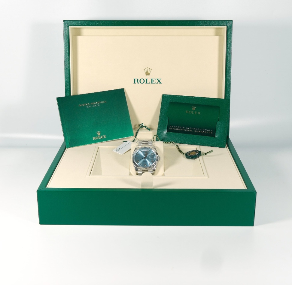 Rolex New Day-Date 228236 Ice Blue Dial Platinum President 2026  thumbnail 4