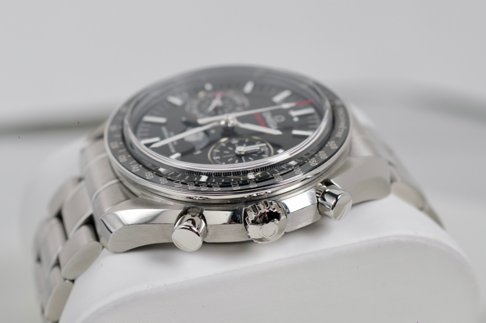Omega Speedmaster Moonphase Co-Axial 44mm 2021 - Image 4