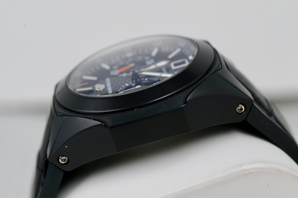 Girard-Perregaux Chrono Hawk Black Ceramic thumbnail 4