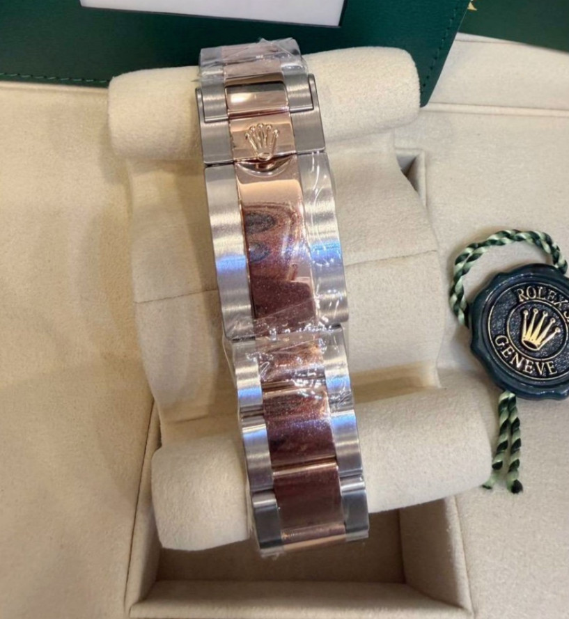 Used Yacht Master Black Dial 2t Rose Gold 40mm - Image 4