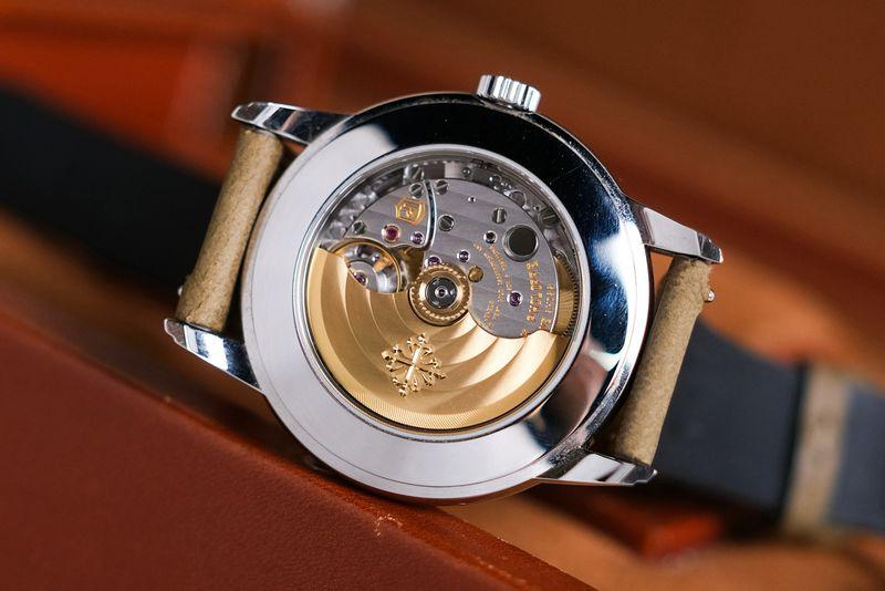 Patek Philippe Calatrava Weekly Calendar 5212A - Image 2