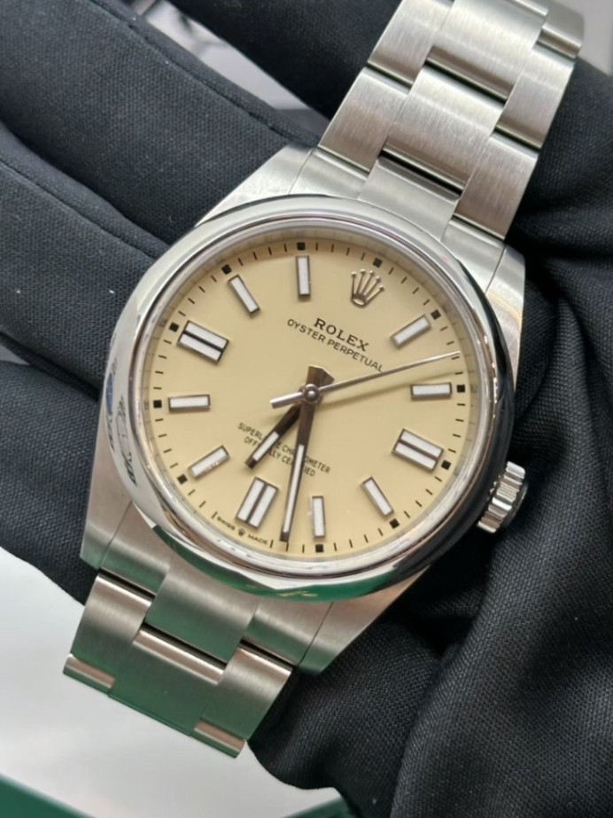 ROLEX Oyster Perpetual 41 Beige Dial 134300 2025 - Image 3