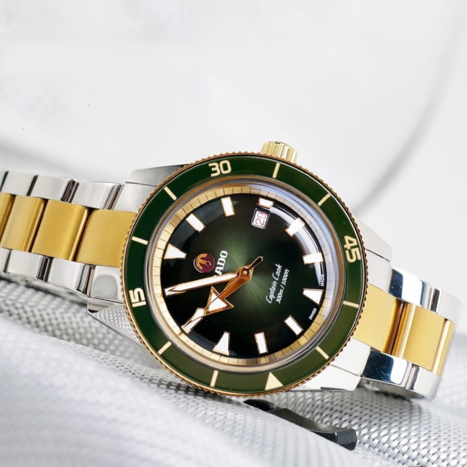 RADO Captain Cook Two-Tone Green Dial R32138303 42mm