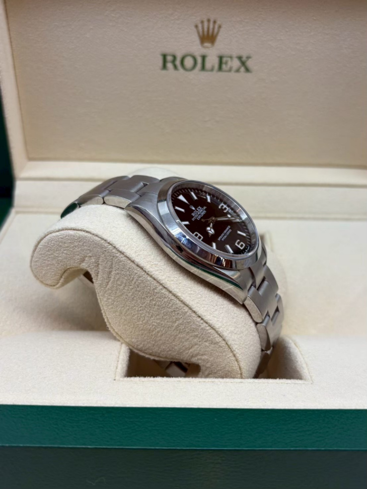 Explore One Black Dial 36mm (Nos) thumbnail 3