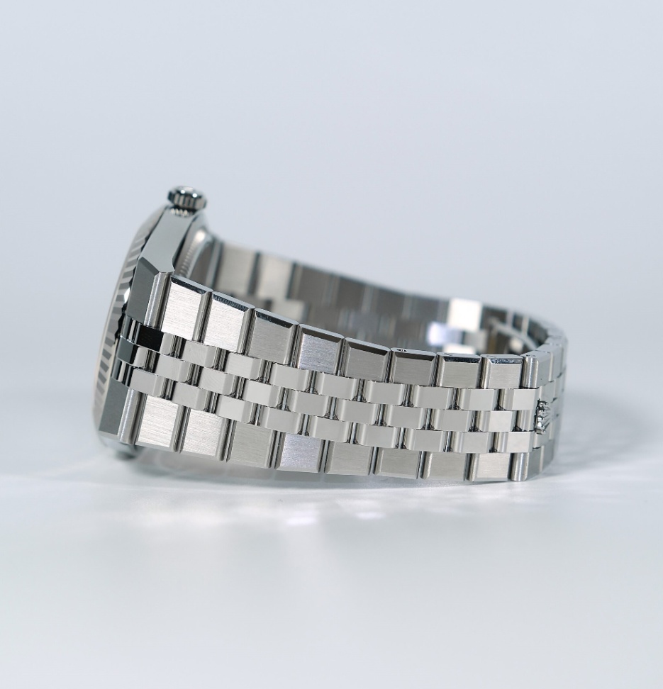 Rolex New Land-Dweller 127334 White Honeycomb Dial Flat Jubilee 2026 40mm. thumbnail 9