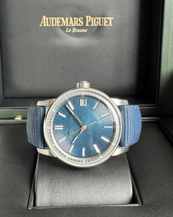 Audemars Piguet Code 11.59 thumbnail 2