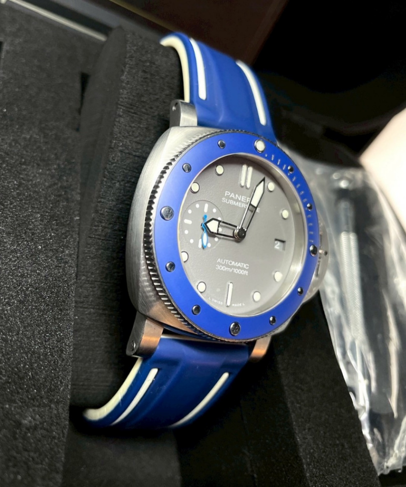 Panerai Submersible Grey Dial 42mm - Image 3