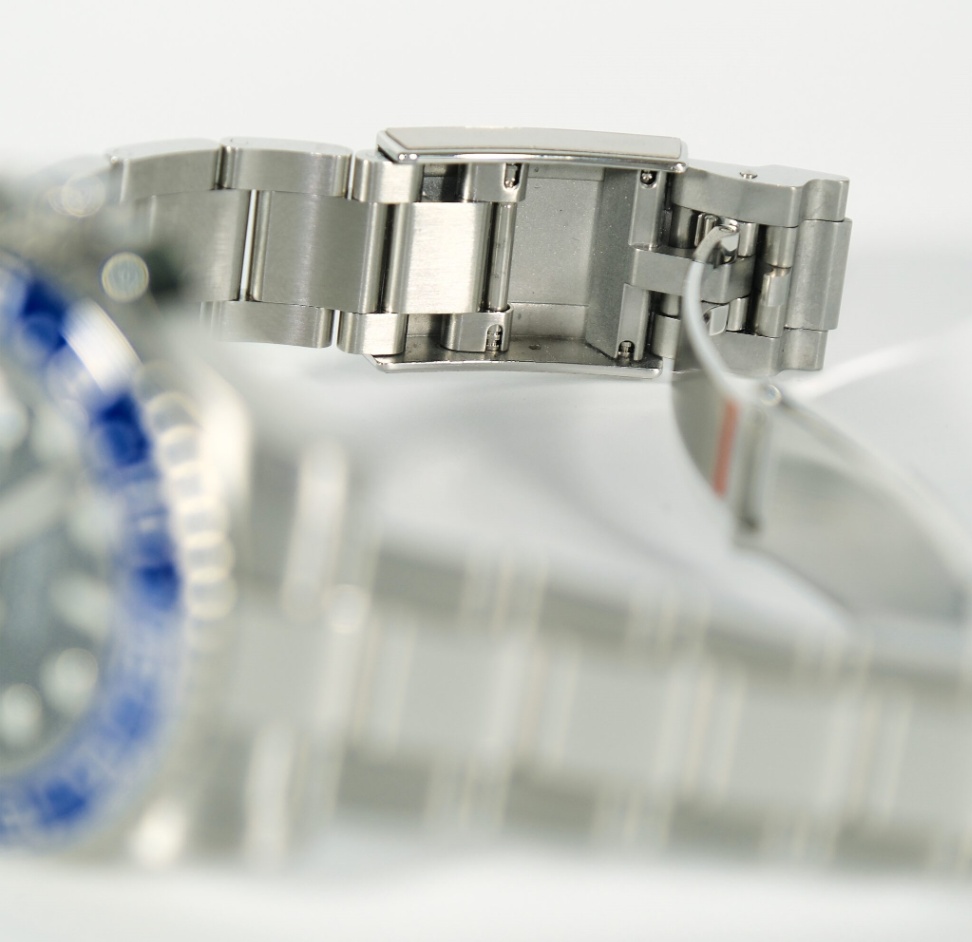 Rolex GMT-Master II 116710BLNR ‘Batman’ Black Dial Oyster Steel 2018 40mm. thumbnail 5