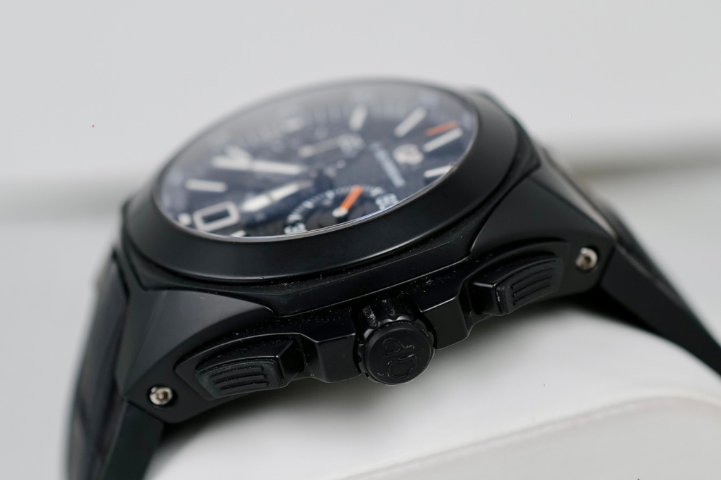 Girard-Perregaux Chrono Hawk Black Ceramic thumbnail 5